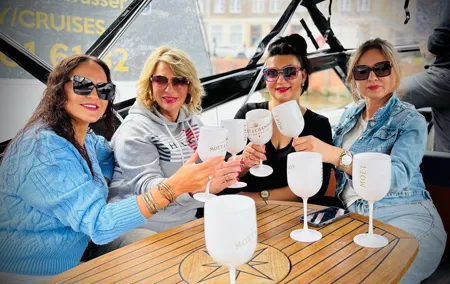 Luxury motorboat cruise in Gdansk