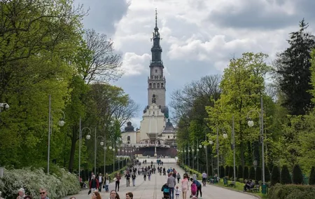 Jasna Gora & Black Madonna Private Tour from Lodz with Lunch