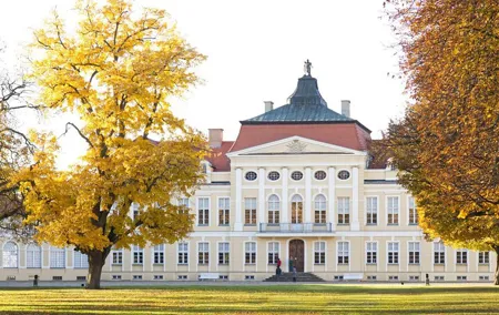 Palace, Castle and Ancient Oaks - Rogalin and Kórnik guided tour from Poznan