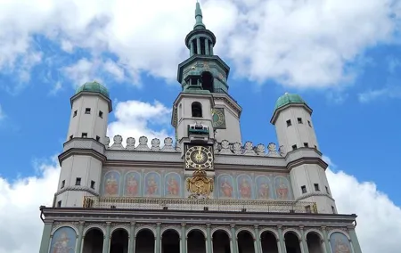 Poznan Old Town and Croissant Museum Private Walking Tour