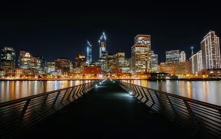 Ultimate Night Tour of San Francisco with Sightseeing Shuttle