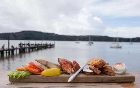 Sonoma Coast Cheese, Honey, Oysters and Wine Private Tour
