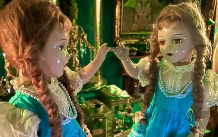 San Francisco Gregangelo Museum - Haunted Doll House
