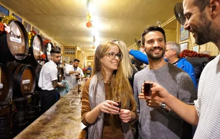 Flamenco, Tapas and Wine Tour: Best of Málaga in one Evening