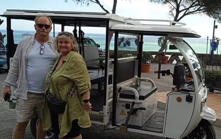 Private Guided Tour by Tuk Tuk in Malaga Beach and City Center