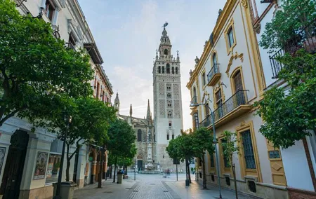 Excursion to Seville with visit and tickets to the Cathedral and Giralda