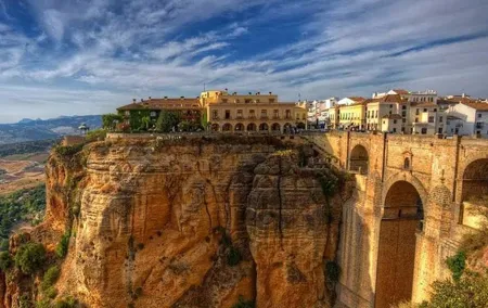Private tours from Malaga to Ronda and the white village of Setenil up to 8 pax