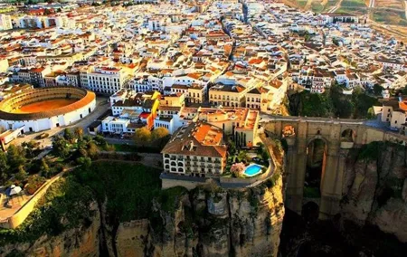 Ronda Historical Walking Tour with Bullring Entrance
