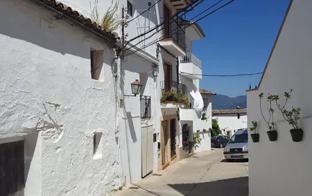 Wine & Tapas tour by electric bike (e-bike) including Ronda pickup (half day)