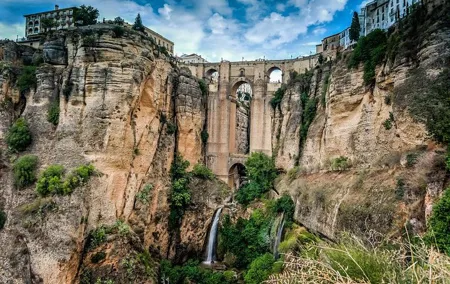 Private Walking Tour of Ronda with official tour guide