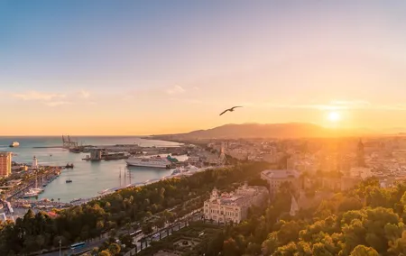 Malaga Highlights: A Welcome Private City Tour