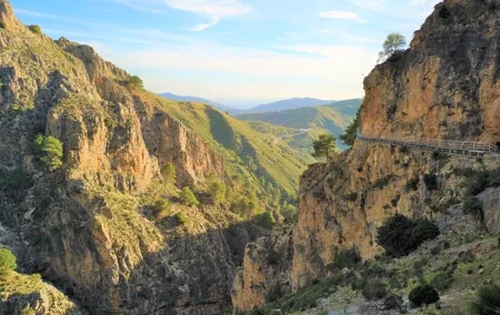 El Saltillo Gorge and White Village Hiking Tour from Malaga