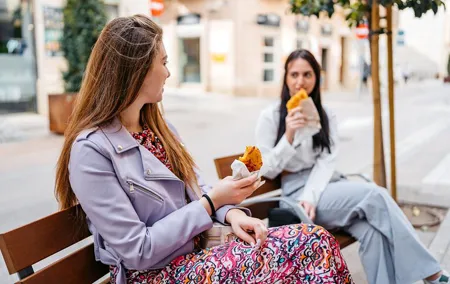 Malaga Flavor Walk: Tapas and Traditions