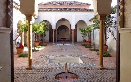 Guided visit to the Roman Theater and Alcazaba in Malaga