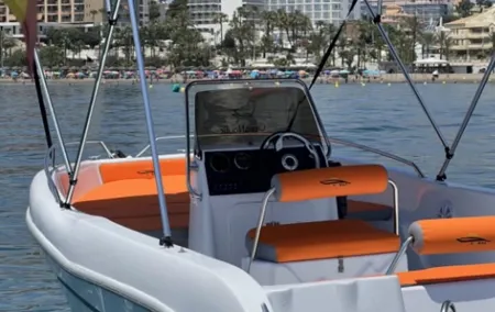 Boat Rental Without a License in Puerto Banús