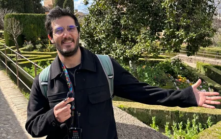 Full Alhambra Tour with Guide in Art with Private Transportation