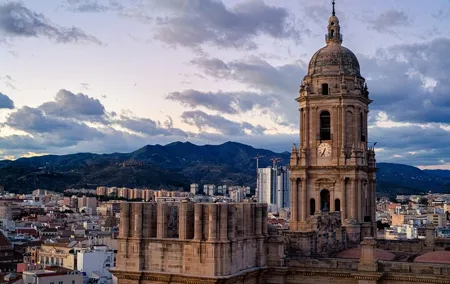 Granada Historic Discovery Private Tour: Alhambra to Albaicín