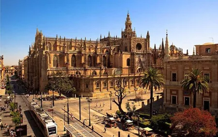 Private tours from Malaga to Seville for up to 8 persons