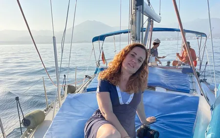 Navigation: Private sailboat Marbella Banús. Dolphin Search