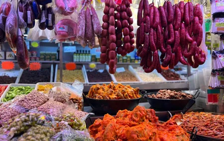 Malaga Atarazanas Market Guided Food Tour with Tastings