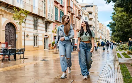 Málaga Romance Private Tour: Ancient Fortresses & Vibrant Markets