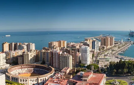 Touristic highlights of Malaga on a Private half day tour with a local