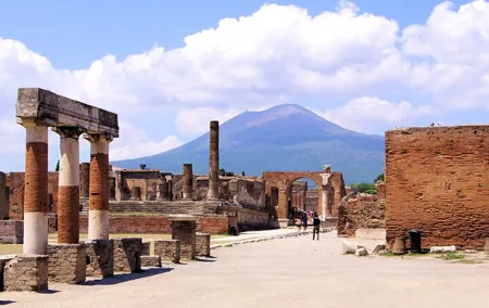 Day Trip of Pompeii, Herculaneum and Vesuvius from Naples