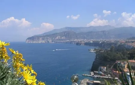 Naples, Pompeii and Sorrento full day tour from Naples
