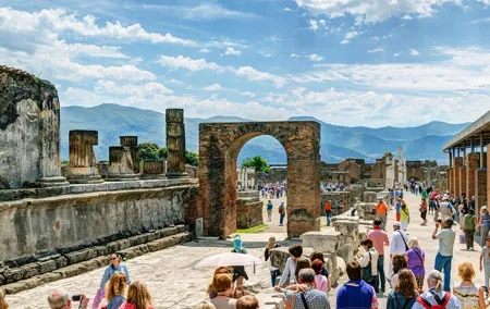 Skip the line Pompeii Guided Tour from Sorrento or Naples