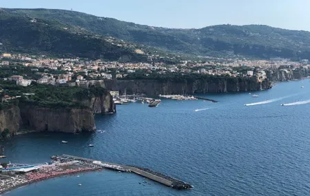 Sorrento private tour from Naples Train Station with Pompeii and Positano