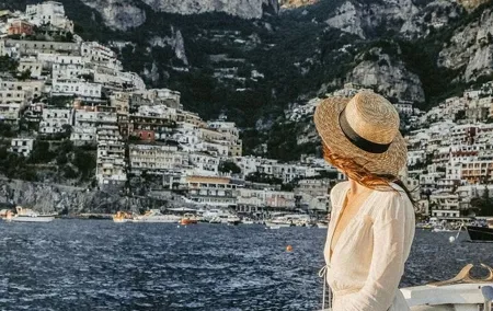 COASTLINE TOUR BY BOAT From Naples to Amalfi and Positano.