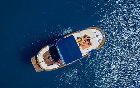 Ischia island private excursion on Gozzo Fratelli Aprea 7,5m