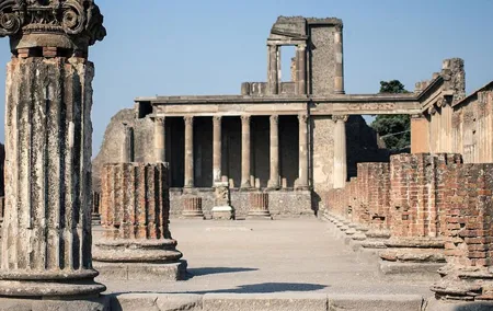 Private Transfer from Naples to Positano with Pompeii Ruins