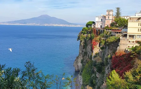 Sorrento: Private Transfer from Naples