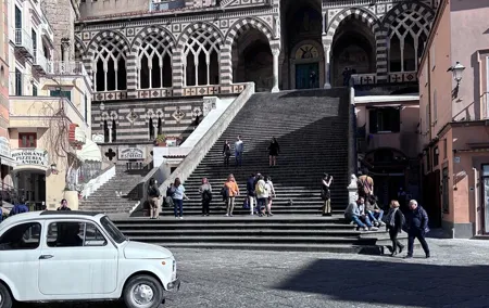 Amalfi : Private Transfer from Naples visit Pompeii