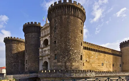 Naples: guided Tour to Maschio Angioino and Plebiscito Square