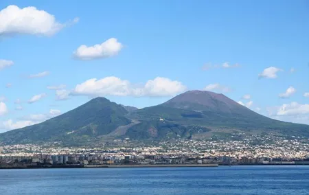 Private Full-Day Tour to Pompeii and Mt. Vesuvius with Winery Visit