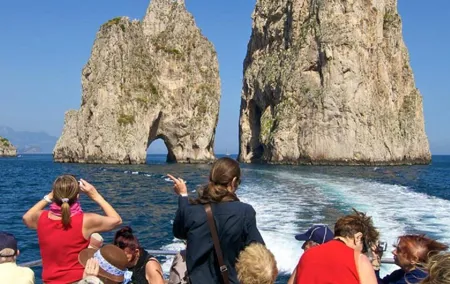 From Naples: Capri Island Tour with Lunch and Blue Grotto