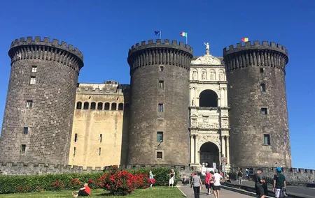 Naples Walking Tour and Underground Ruins