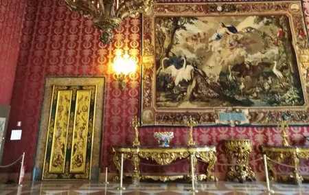 Naples Royal Palace with ticket and Spanish Quarters Tour