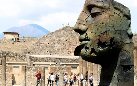 Guided Tour of Pompeii and Herculaneum with Lunch and Ticket