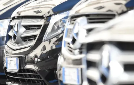 Private transfer from Naples to Positano with tour stop in Pompeii (2 hours)