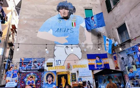 The Spanish Quarters, Street Art and Local Market Tour in Naples