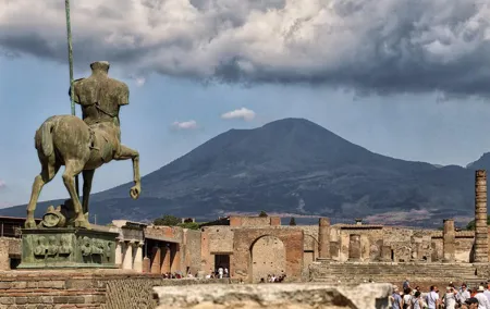 Pompeii and Naples Tour by High-Speed Train