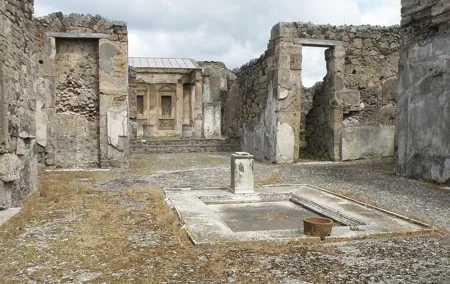 Private Full Day Tour to Pompeii and Amalfi Coast from Rome in Fast Train