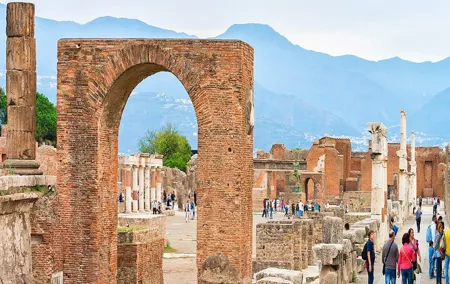 Private Guided Tour in Pompeii