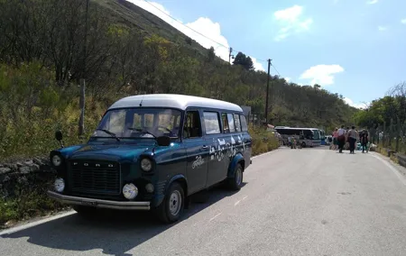 Vintage Van Experience: Tour and Transfer to Mt. Vesuvius