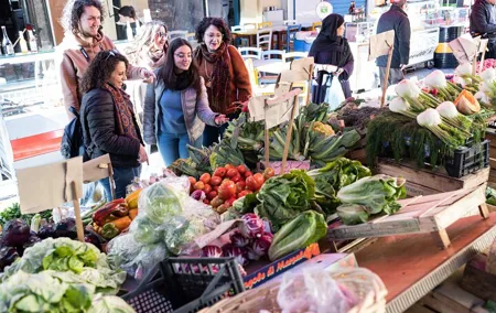 Cesarine: Small Group Market Tour & Cooking Class in Naples