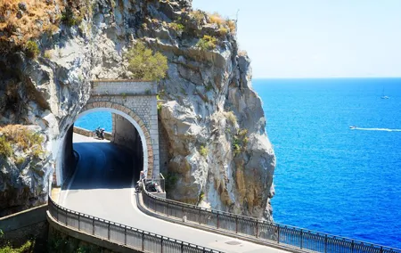 Transfer from Naples to Positano with 2 hours Private Tour in Pompeii