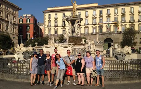 Naples Street Food Experience with local guide - Small Group Tour